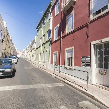 Apartment Graca Traditional 2 Bedroom Lisbon