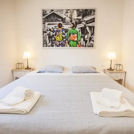 Graca Traditional 2 Bedroom * Lisbon