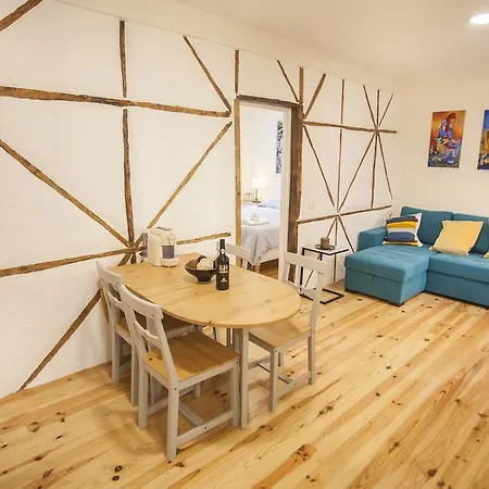 Graca Traditional 2 Bedroom דירה ליסבון